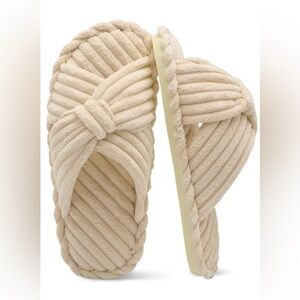 NWT Cozy Furry Cushioned Cross Knot Banded Slippers